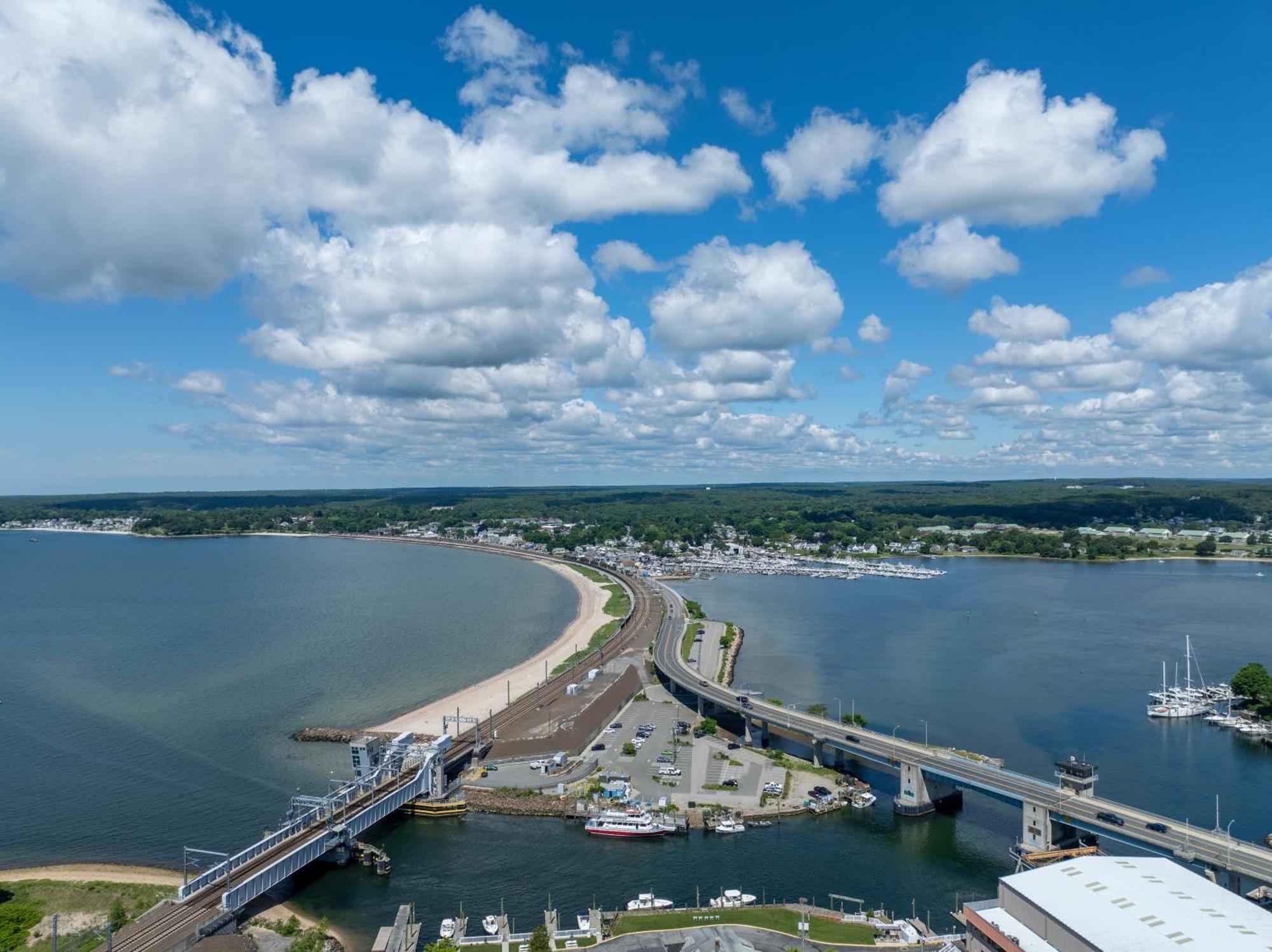 Marina Bay Cottages Waterford Экстерьер фото